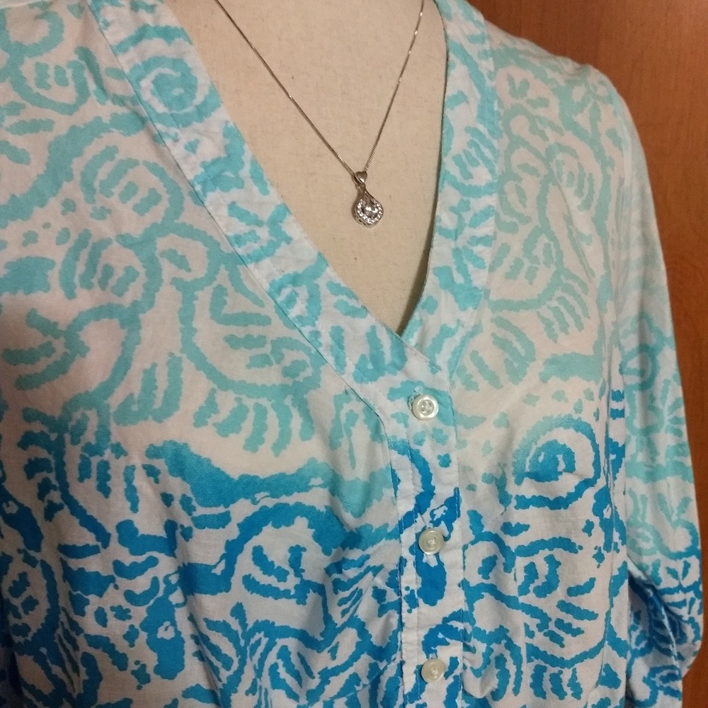 Pretty button down shirt. - Picture 3 of 3